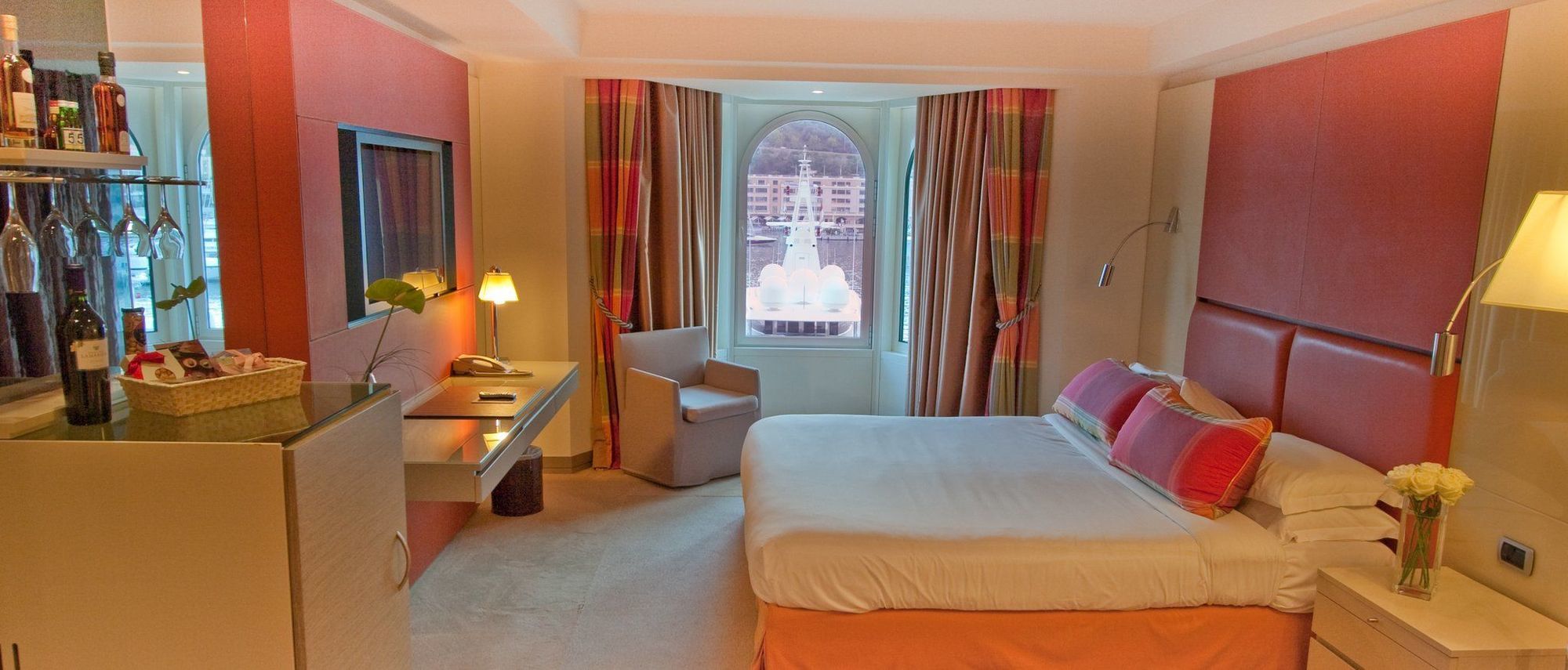 Port Palace Monte Carlo Room photo